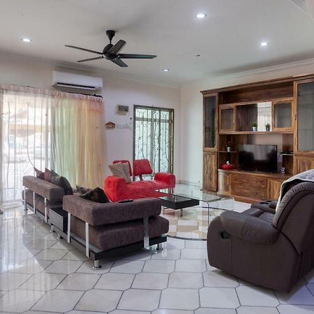 Gunung View Homestay 10 To 12 Pax Near Sunway Tambun Ipoh Dış mekan fotoğraf