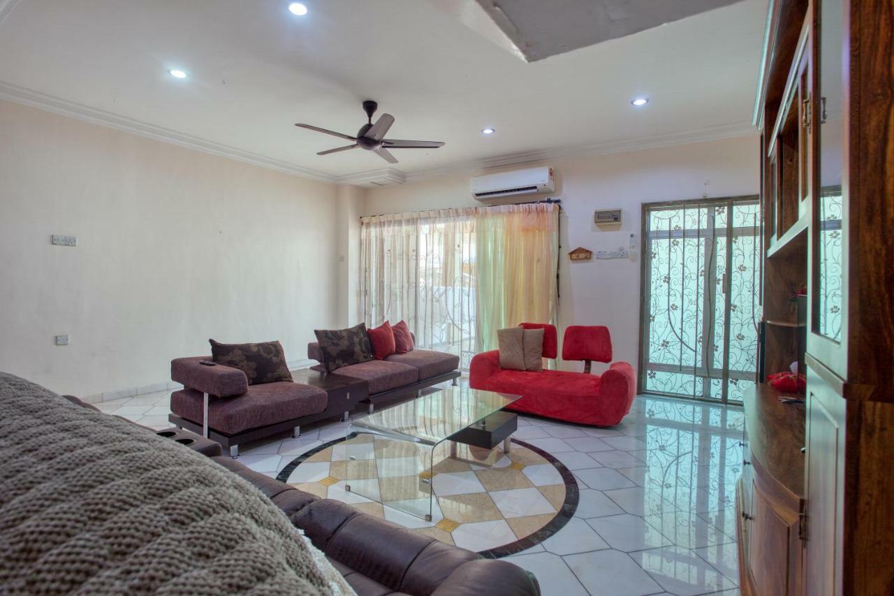 Gunung View Homestay 10 To 12 Pax Near Sunway Tambun Ipoh Dış mekan fotoğraf