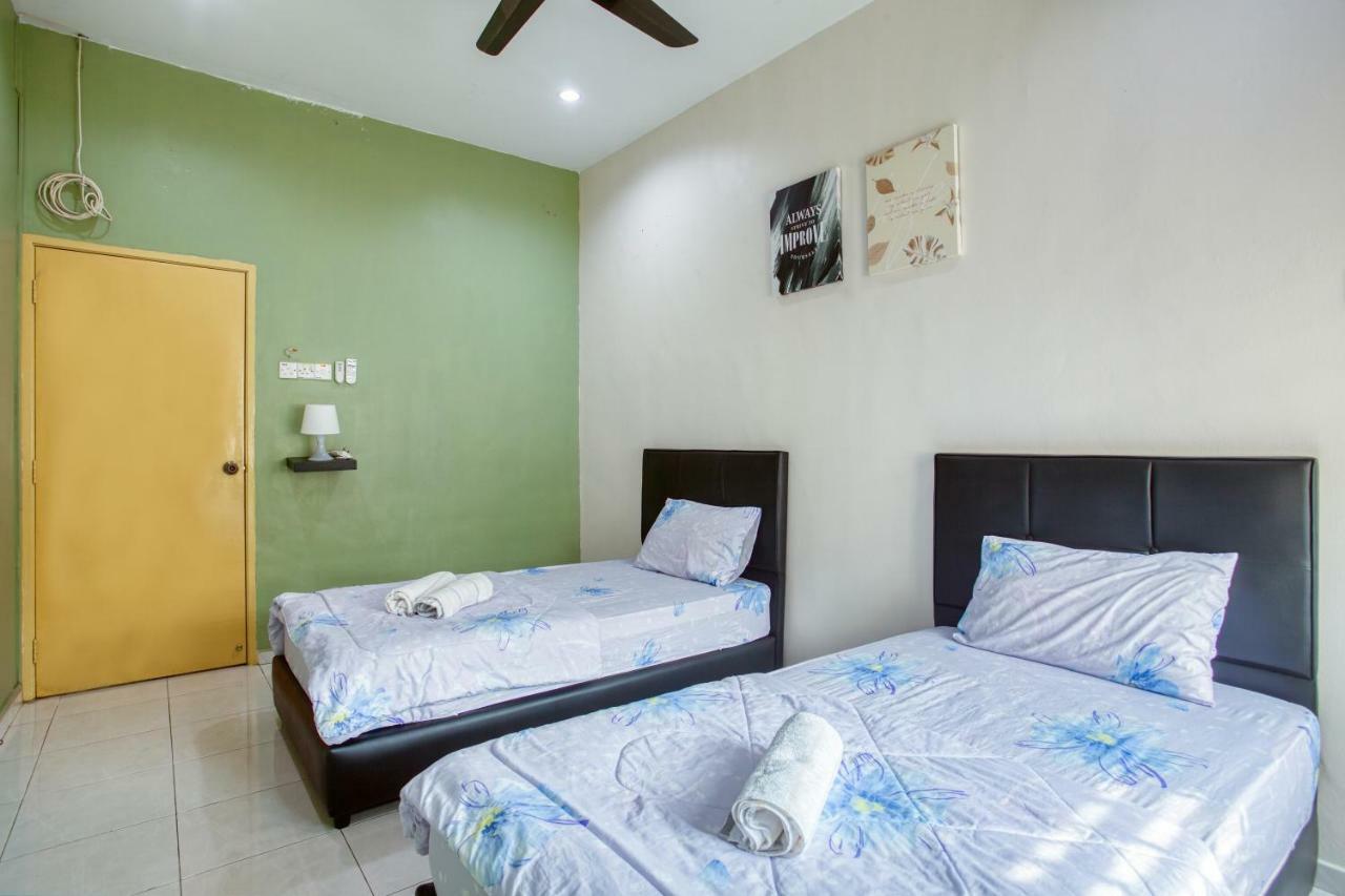 Gunung View Homestay 10 To 12 Pax Near Sunway Tambun Ipoh Dış mekan fotoğraf