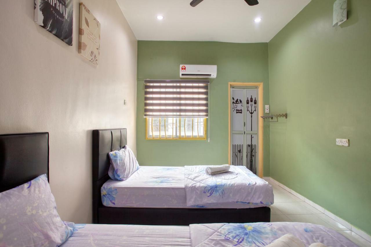 Gunung View Homestay 10 To 12 Pax Near Sunway Tambun Ipoh Dış mekan fotoğraf