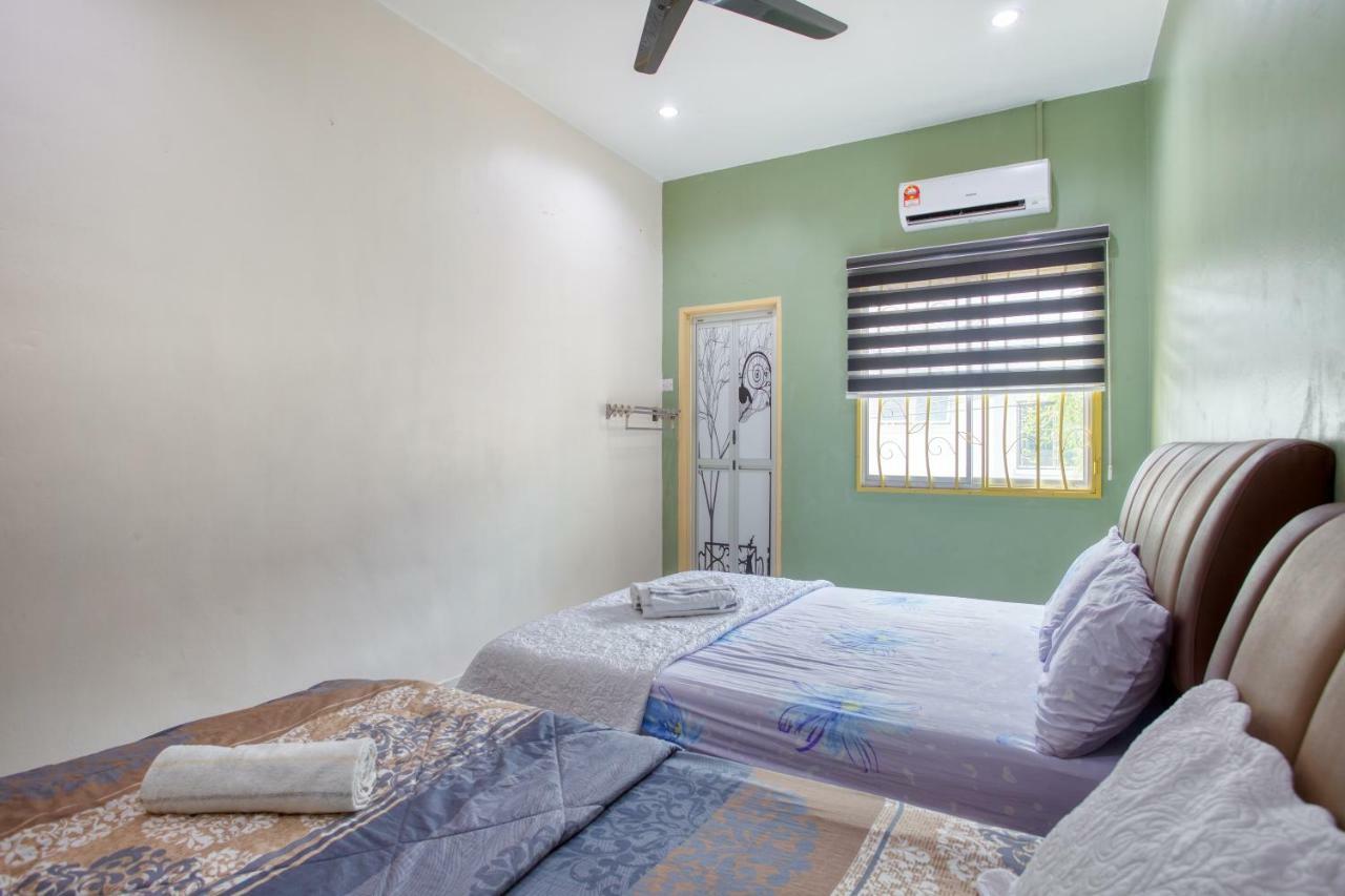 Gunung View Homestay 10 To 12 Pax Near Sunway Tambun Ipoh Dış mekan fotoğraf