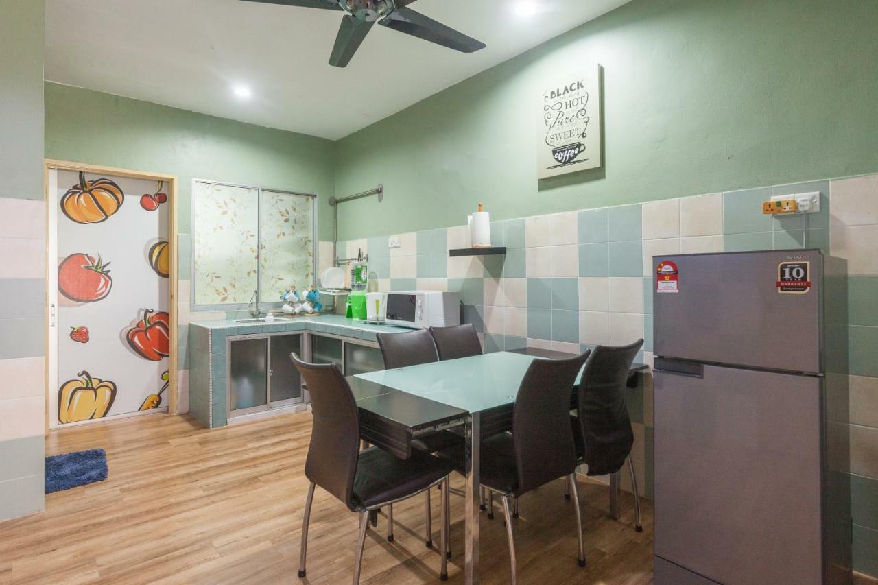 Gunung View Homestay 10 To 12 Pax Near Sunway Tambun Ipoh Dış mekan fotoğraf