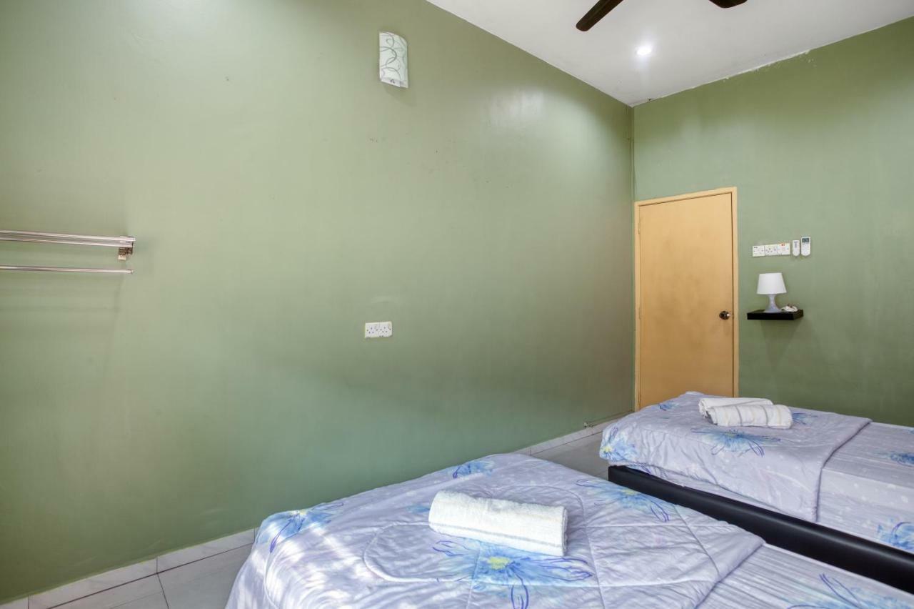 Gunung View Homestay 10 To 12 Pax Near Sunway Tambun Ipoh Dış mekan fotoğraf