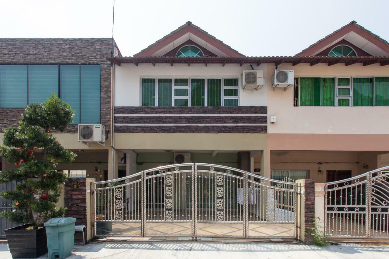 Gunung View Homestay 10 To 12 Pax Near Sunway Tambun Ipoh Dış mekan fotoğraf